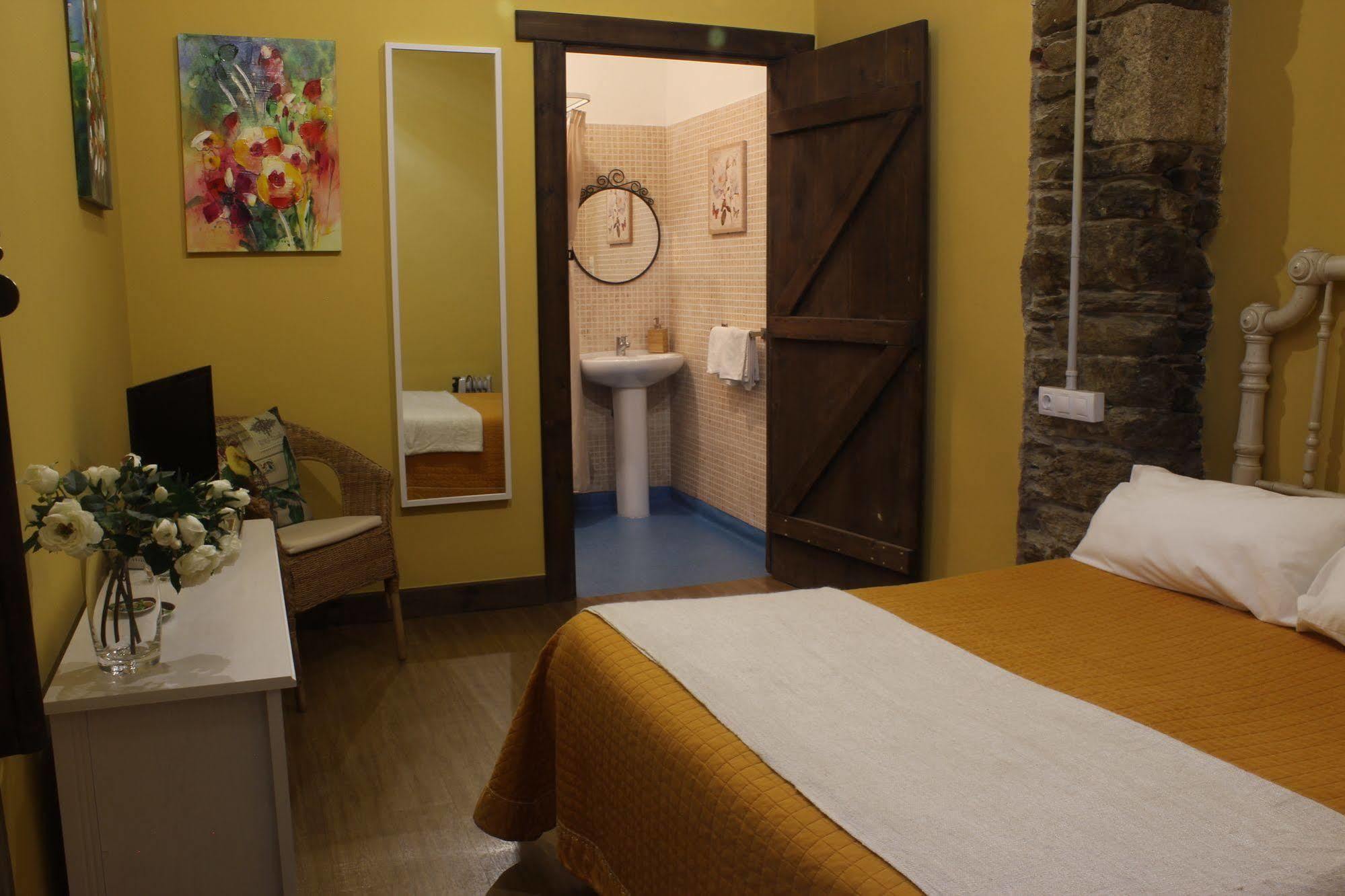 Albergue San Lazaro Sarria Exterior photo